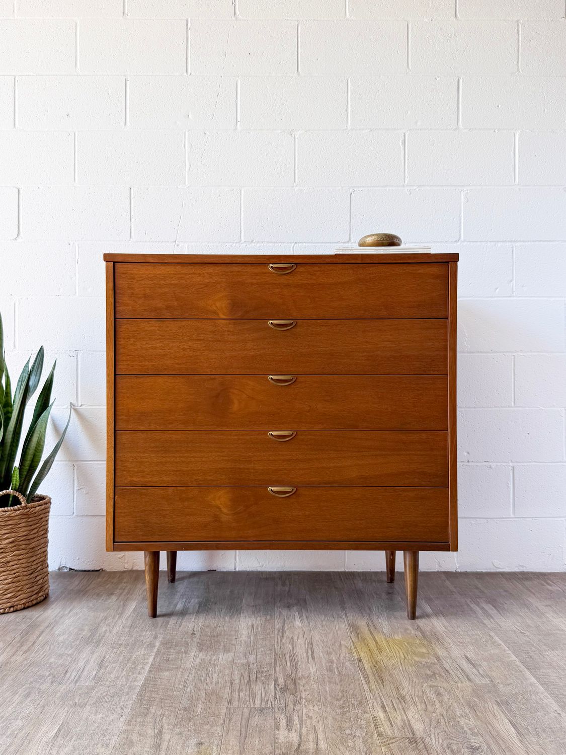 Vintage Mid-Century Modern Bassett Walnut 5-Drawer Tallboy Dresser