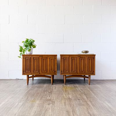 Vintage Set of (2) Mid-Century Modern Broyhill Sculptra Double-Door Nightstands