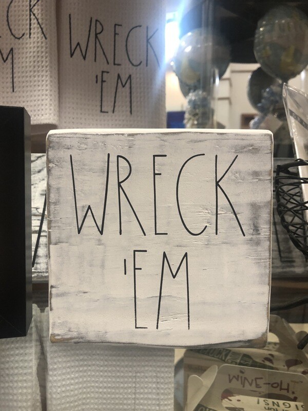 "Wreck 'Em" Shelf Sitter