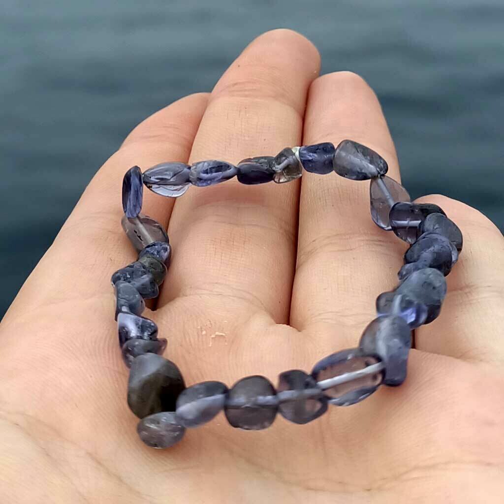 Pulsera oval de iolita extra