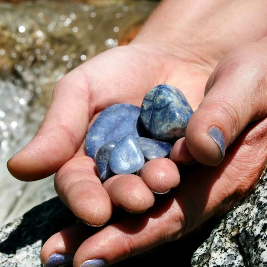 Rodado de cuarzo azul mediano