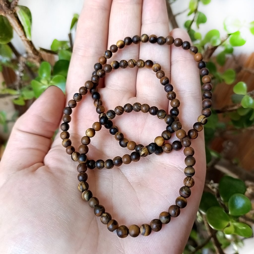 Pulsera elástica de Ojo de Tigre mate 4 mm.