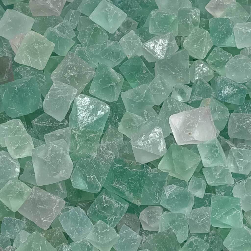 Octaedro de fluorita verde grande