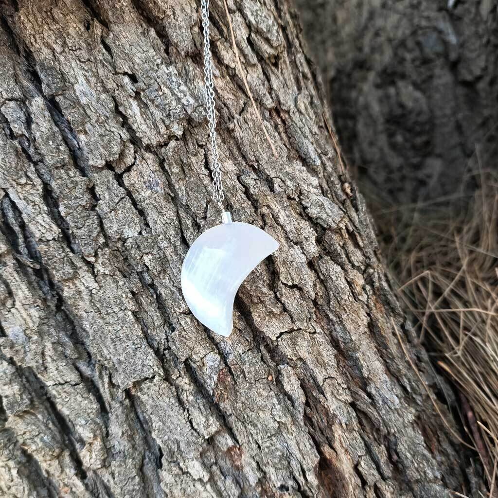 Colgante luna de selenita
