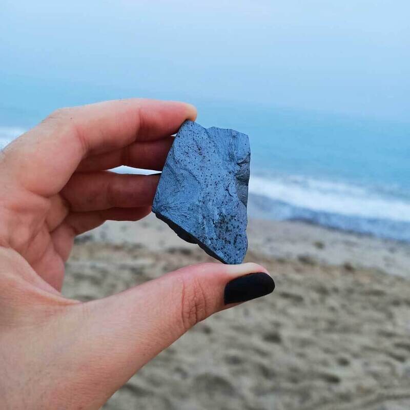 Bruto pequeño de hematites extra