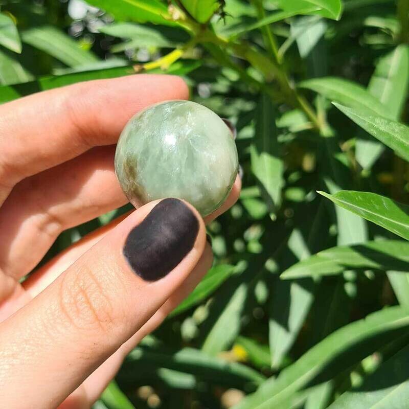 Esfera de jade verde extra