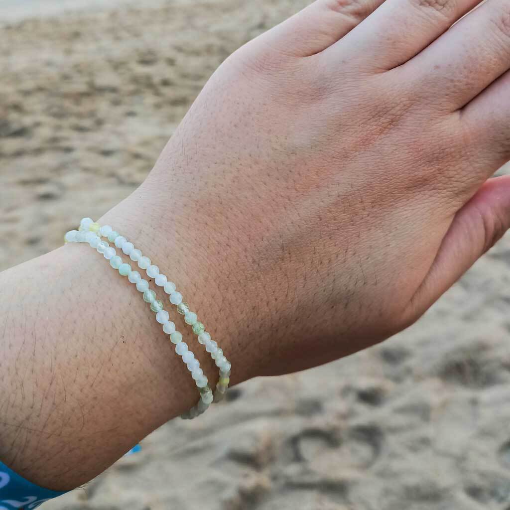 Pulsera elástica de Jade Tallada 3 mm.