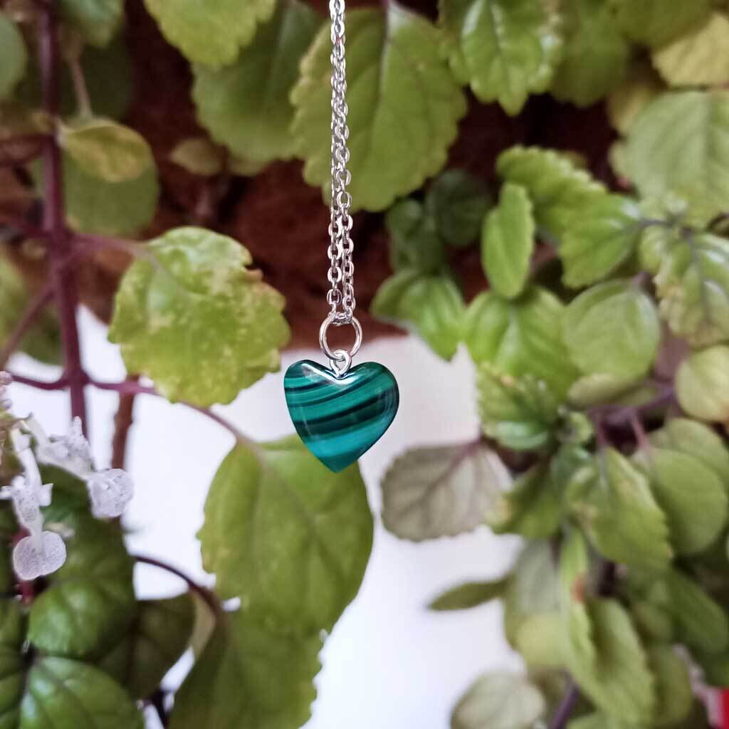 Colgante corazón pequeño de malaquita en plata de ley 925