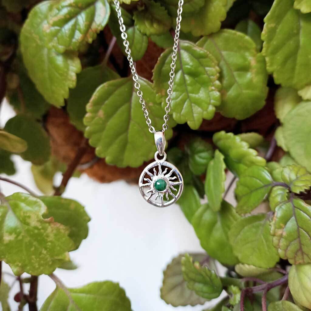 Colgante sol azteca de esmeralda en plata de ley 925