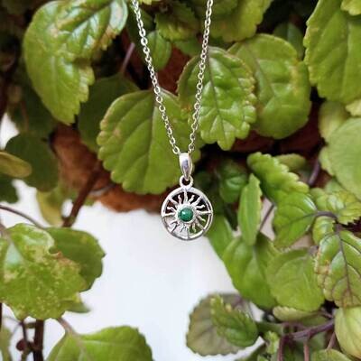 Colgante sol azteca de esmeralda en plata de ley 925
