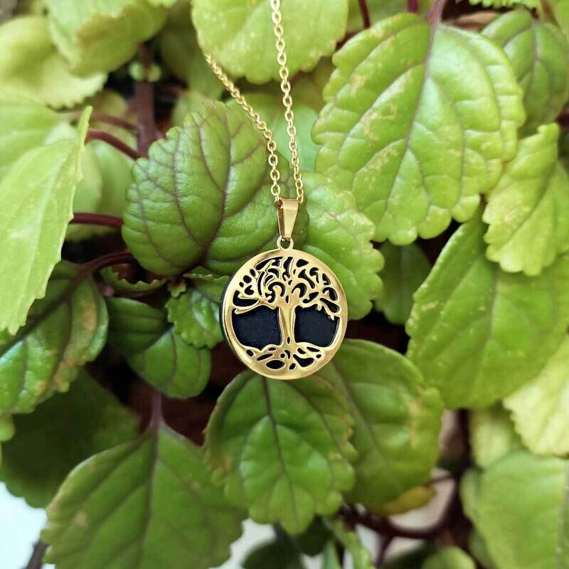 Colgante árbol de la vida de shungit en acero dorado