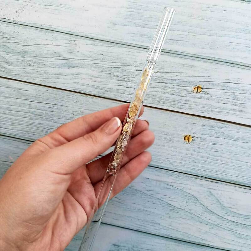 Cañita de cristal  con minerales