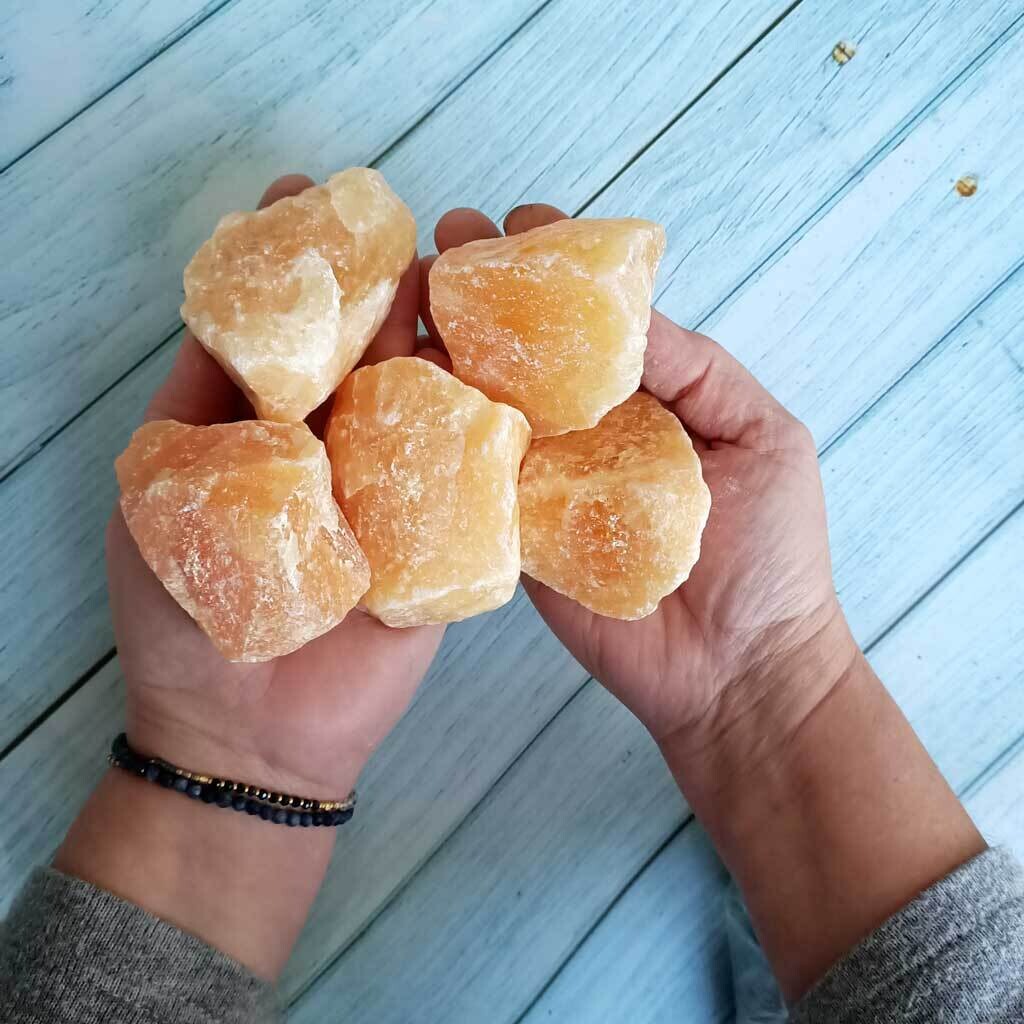 Bruto extra de calcita naranja grande