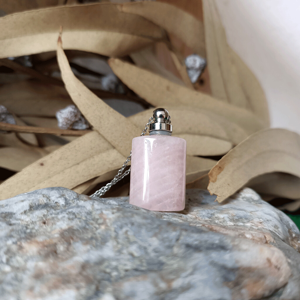 Colgante perfumero de cuarzo rosa