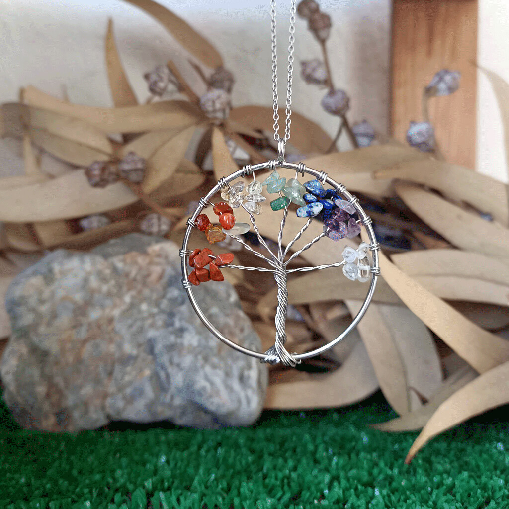 Colgante árbol de la vida y gemas de los chakras grande