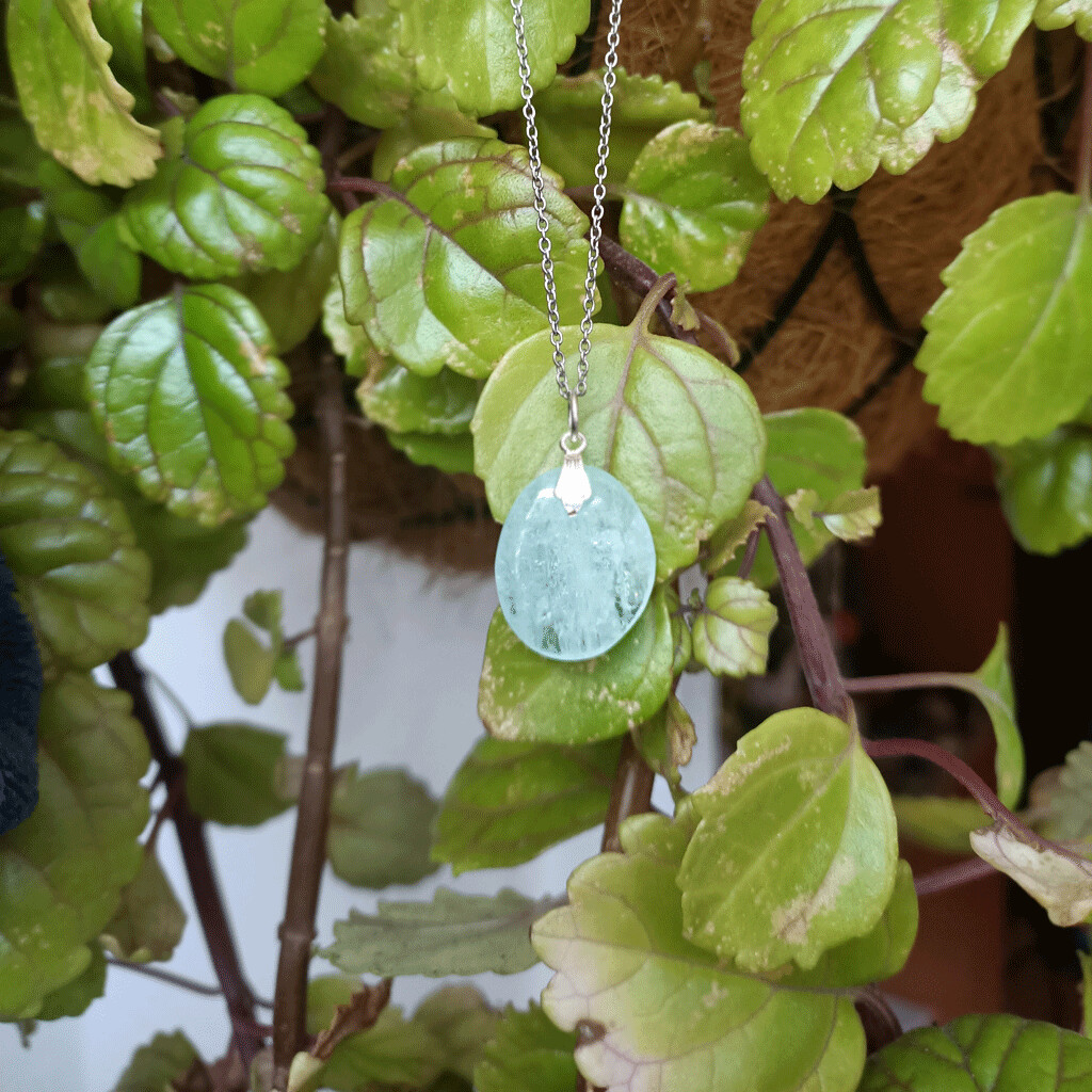 Colgante pragna de aguamarina en plata de ley 925