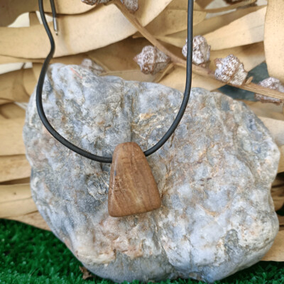Colgante irregular de jaspe madera