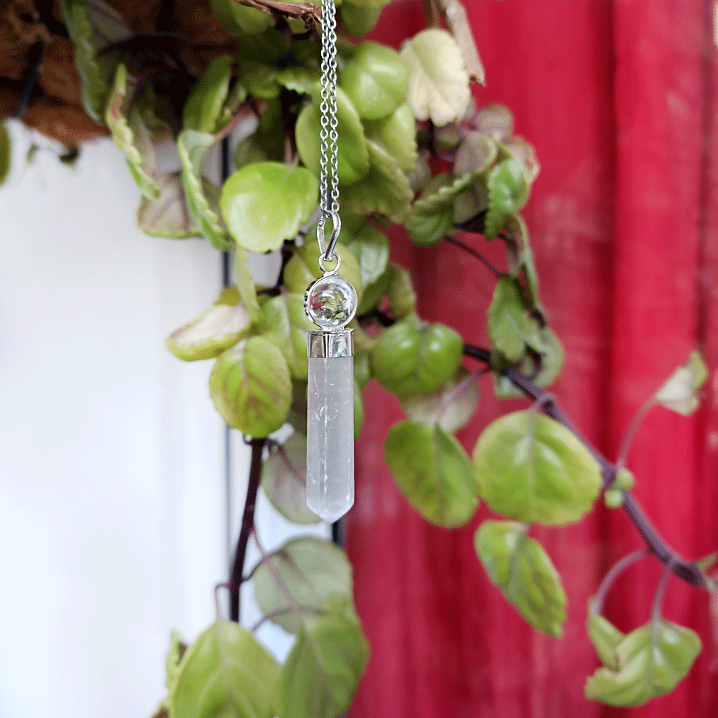 Colgante generador de Selenita con esfera de Cuarzo