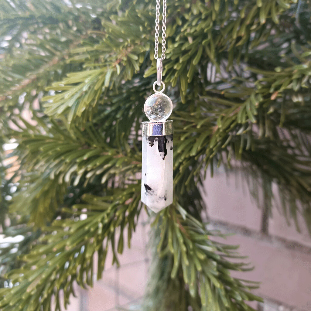 Colgante generador de piedra luna  con esfera de cuarzo