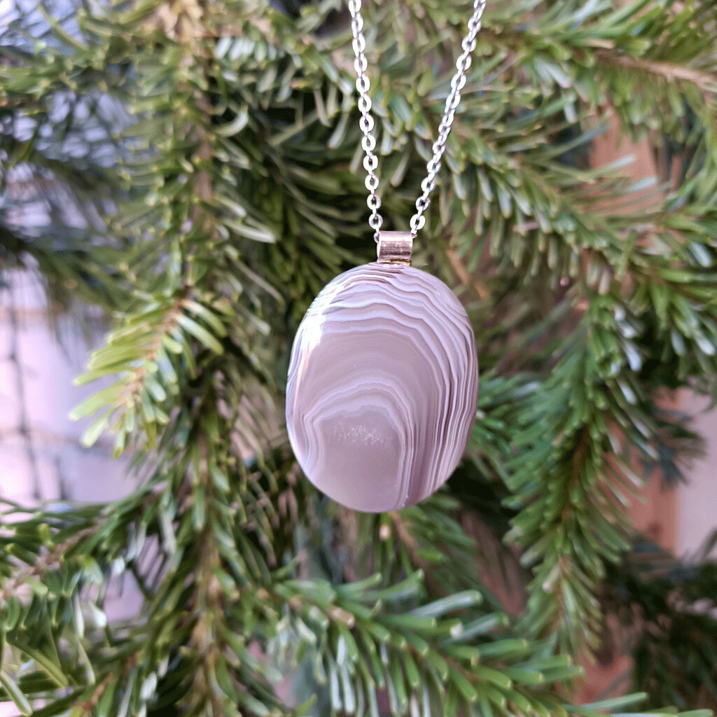 Colgante oval de ágata gris en plata de ley 925