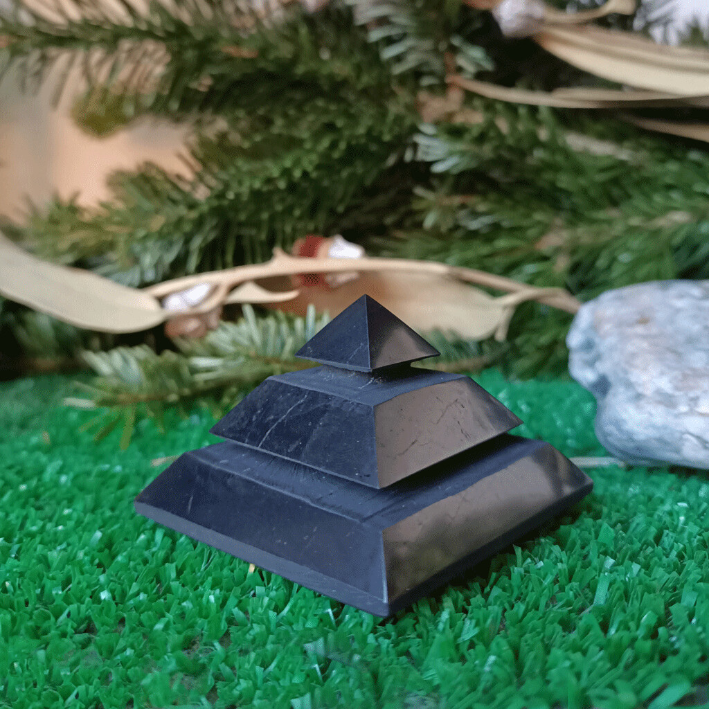 Pirámide de shungit sakkara 5 x 5