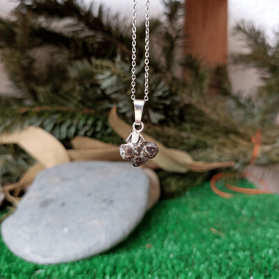 Colgante cruz de las hadas  o estaurolita en plata de ley 925