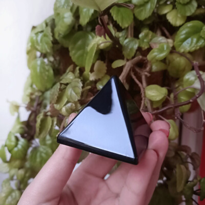 Pirámide de ónix negro 5 x 5
