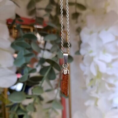 Colgante de cianita naranja en plata de ley 925