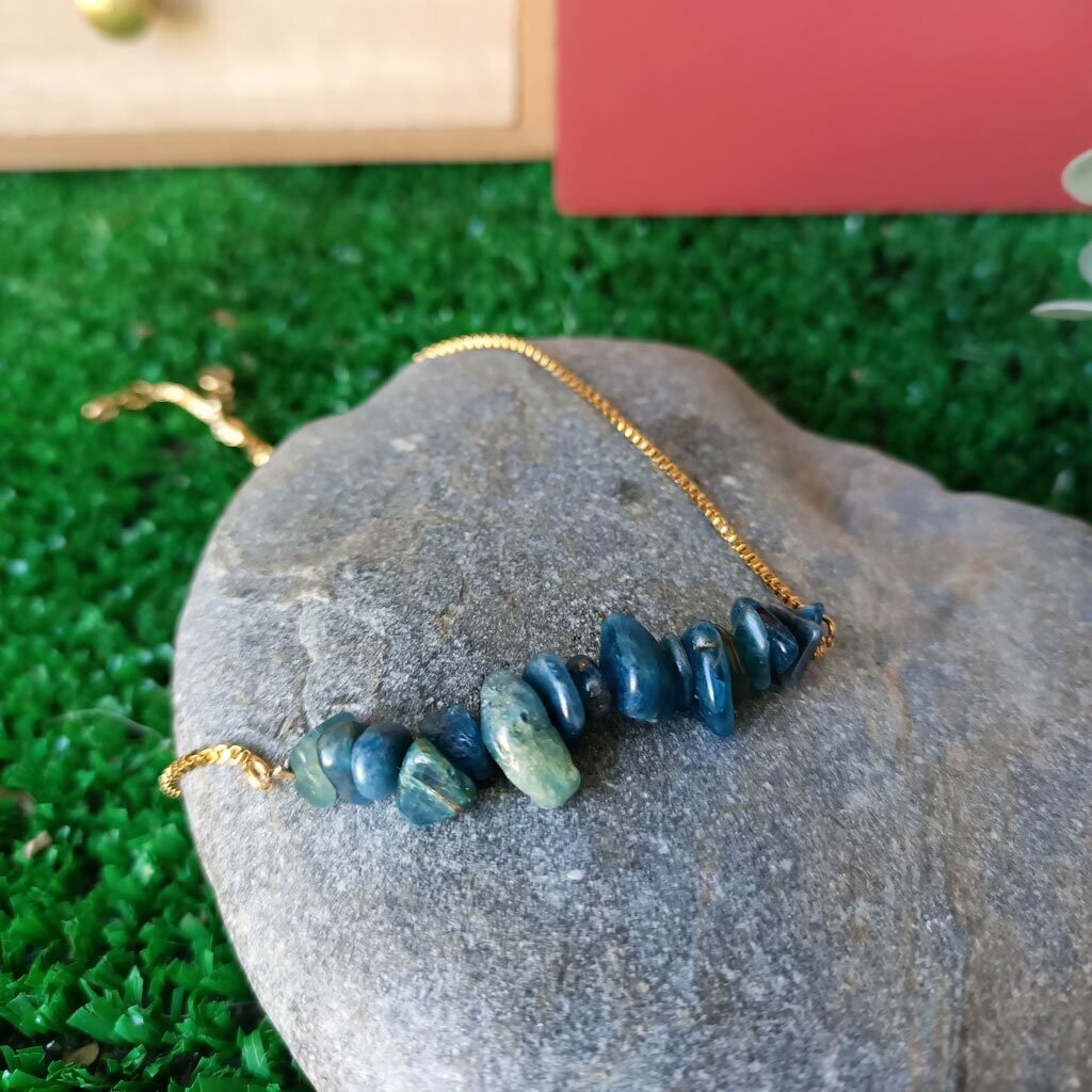 Pulsera Ítaca de apatito azul bañada en oro