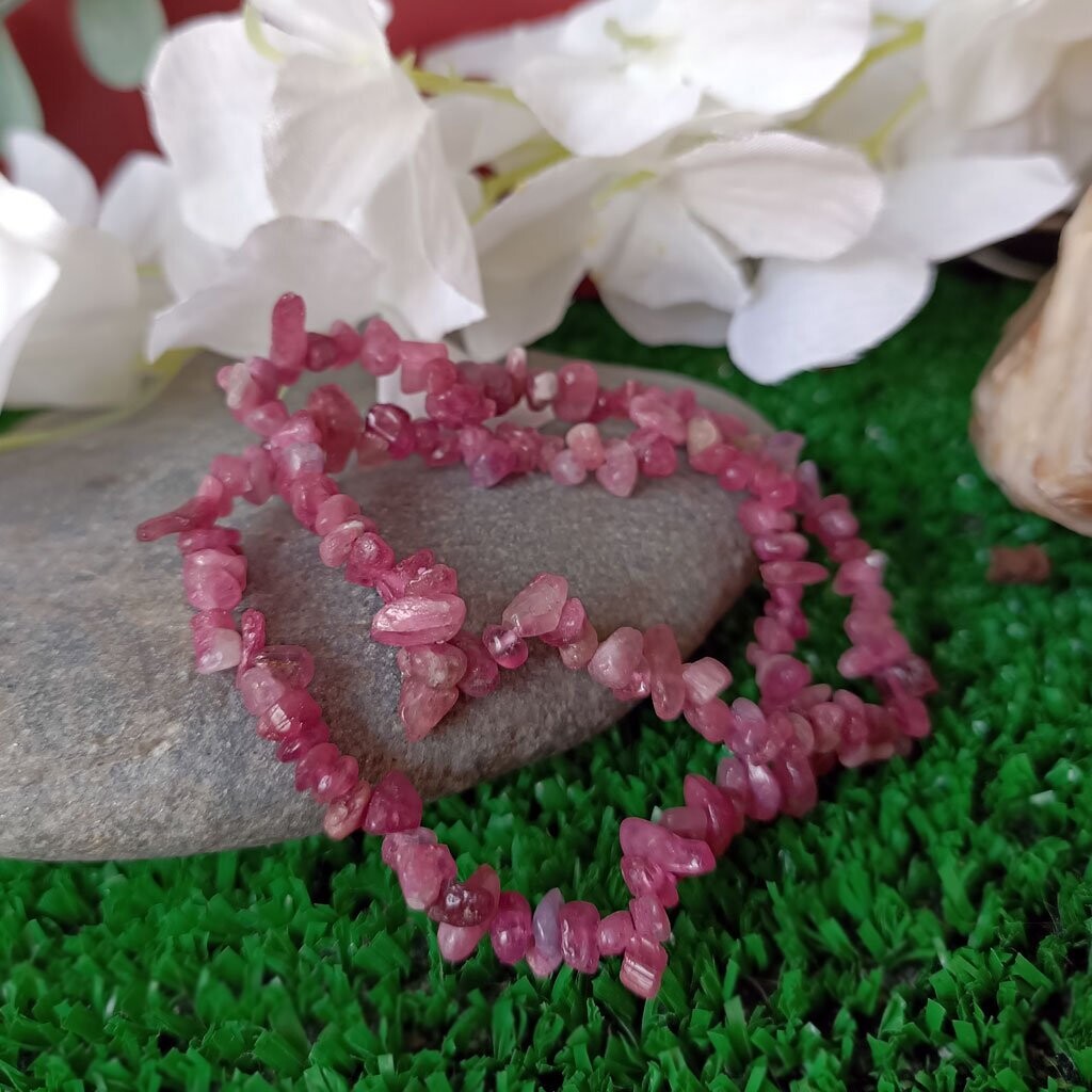 Pulsera chip de turmalina rosa