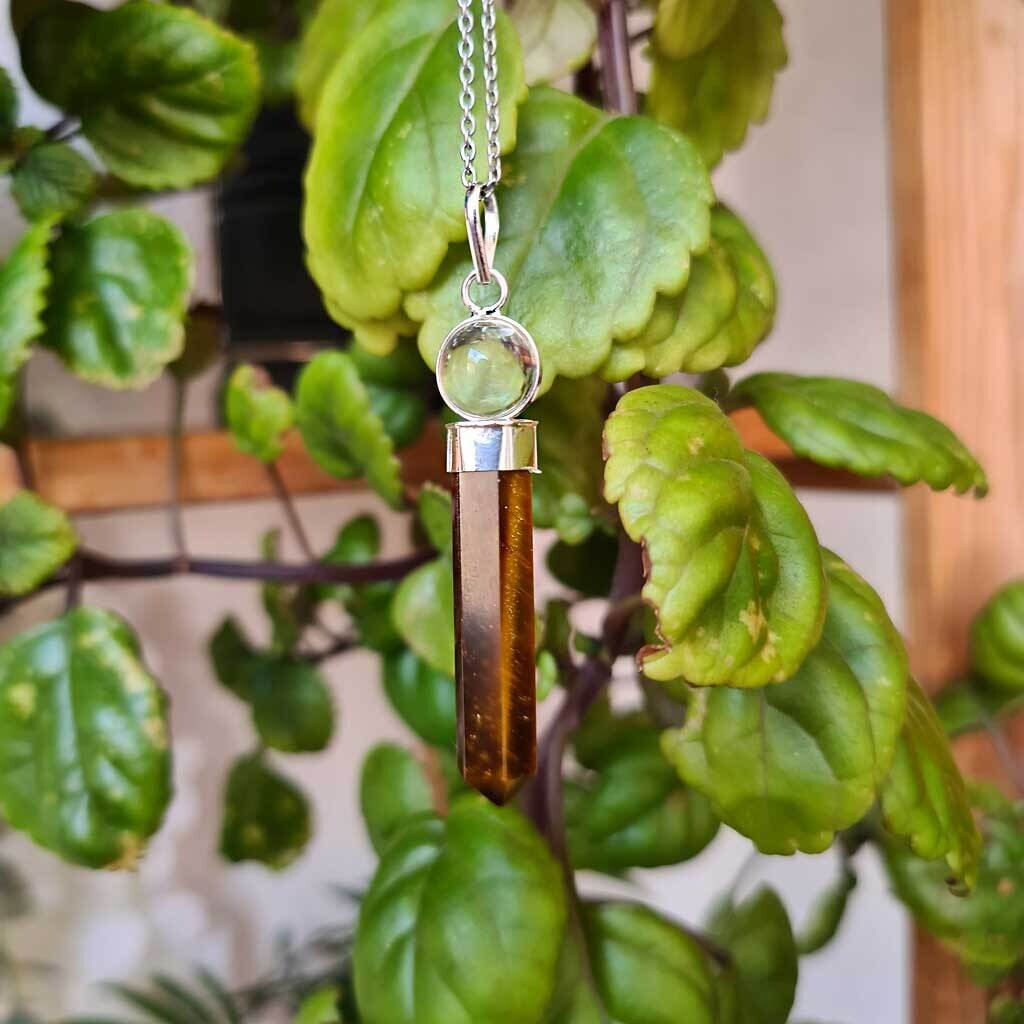 Colgante generador de ojo de tigre con esfera de cuarzo