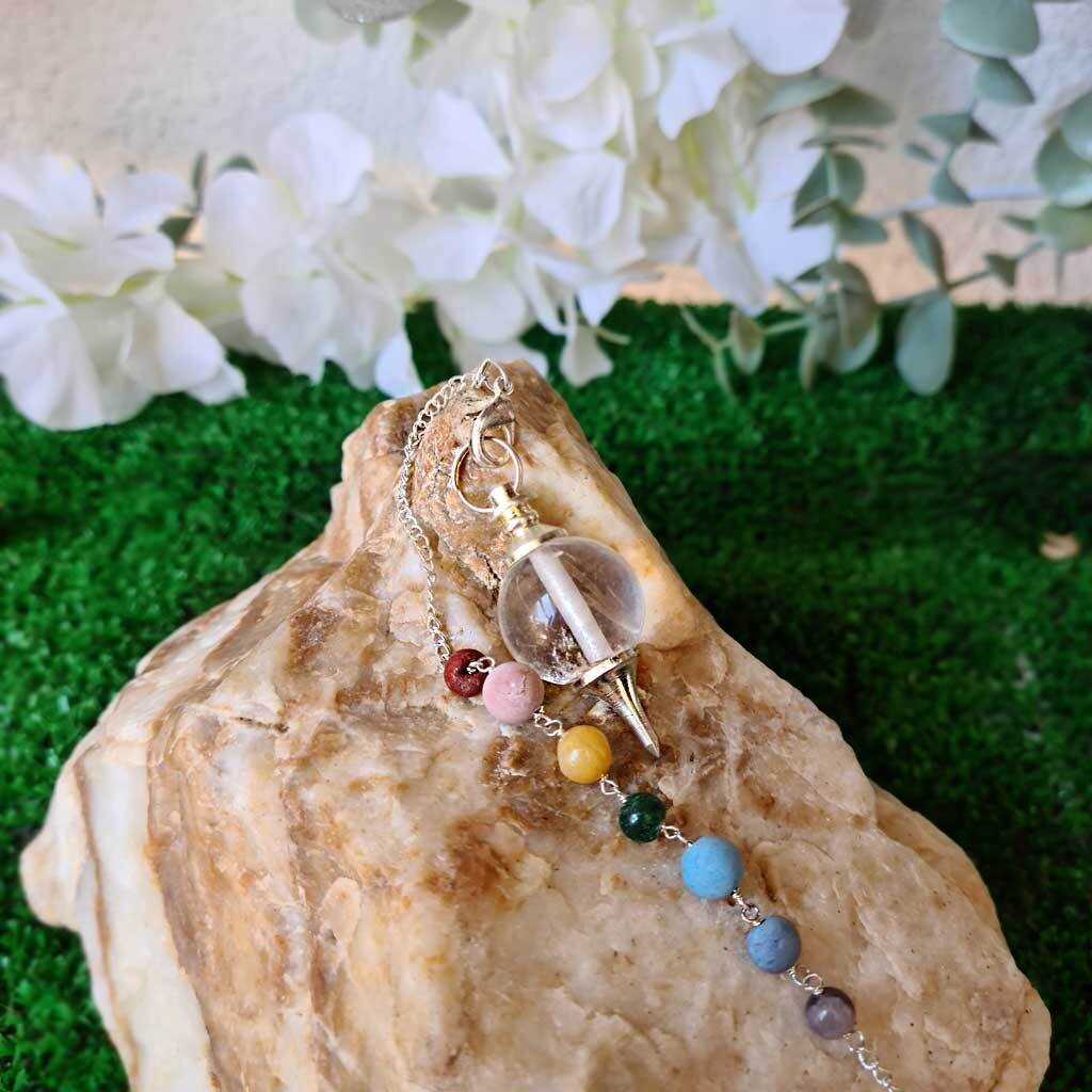 Péndulo mermet de cuarzo cristal y los chakras