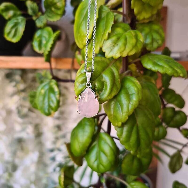 Colgante ramé de cuarzo rosa