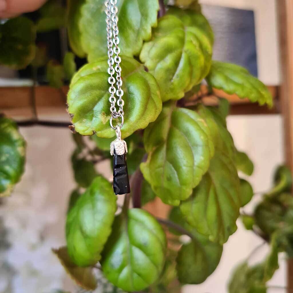Colgante puño de azabache en plata de ley 925
