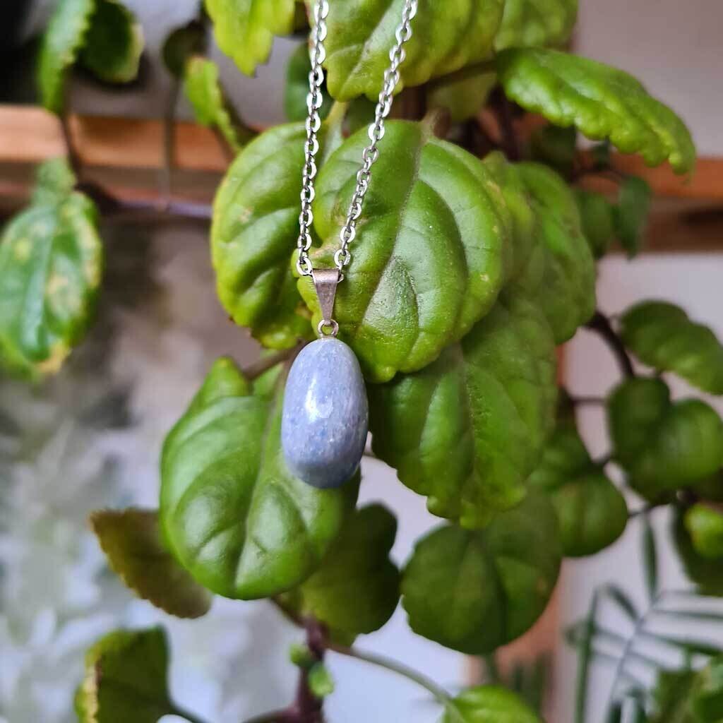 Colgante irregular de cuarzo azul