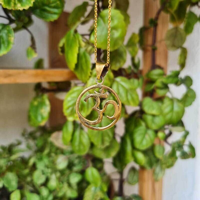 Colgante om de bronce