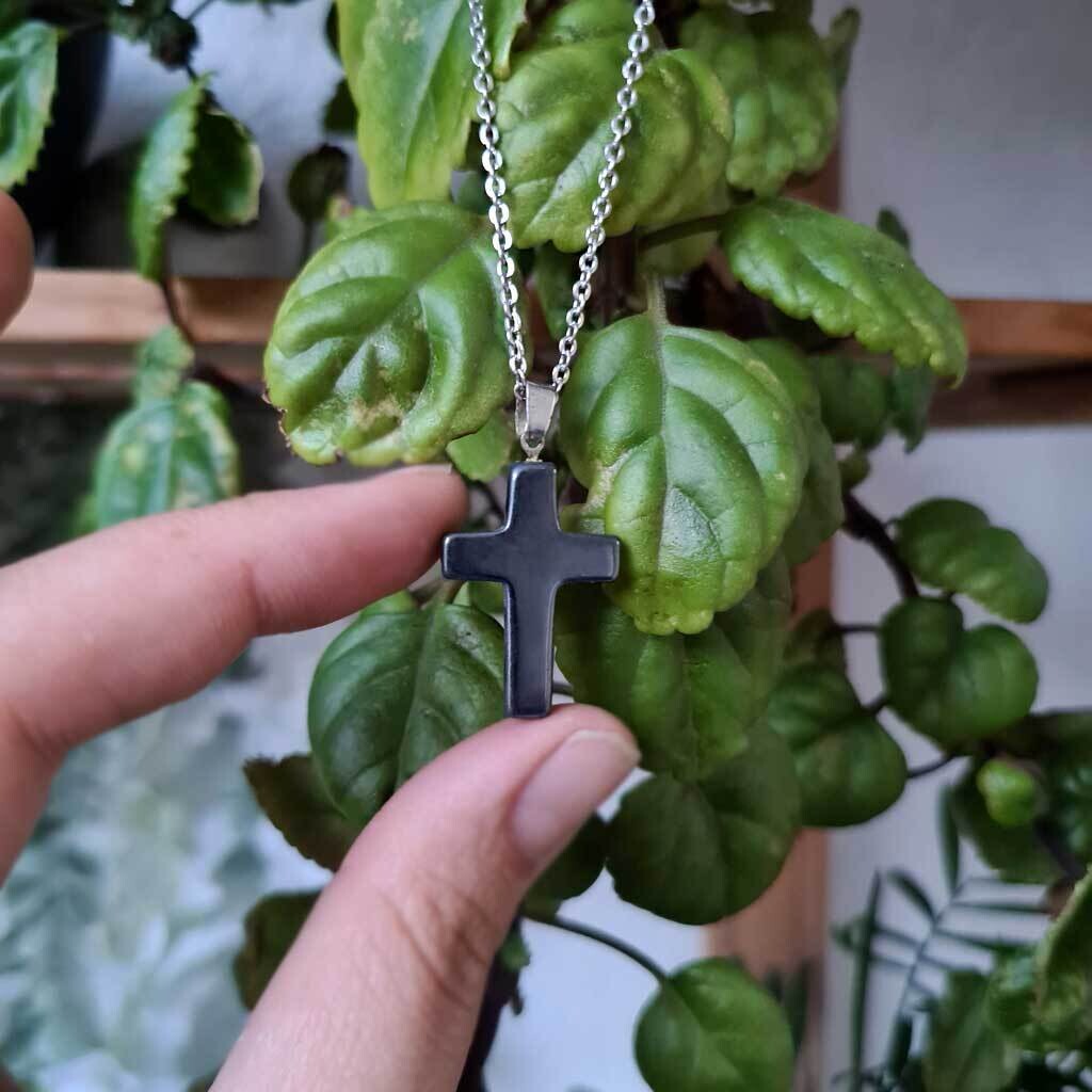 Colgante cruz de hematite