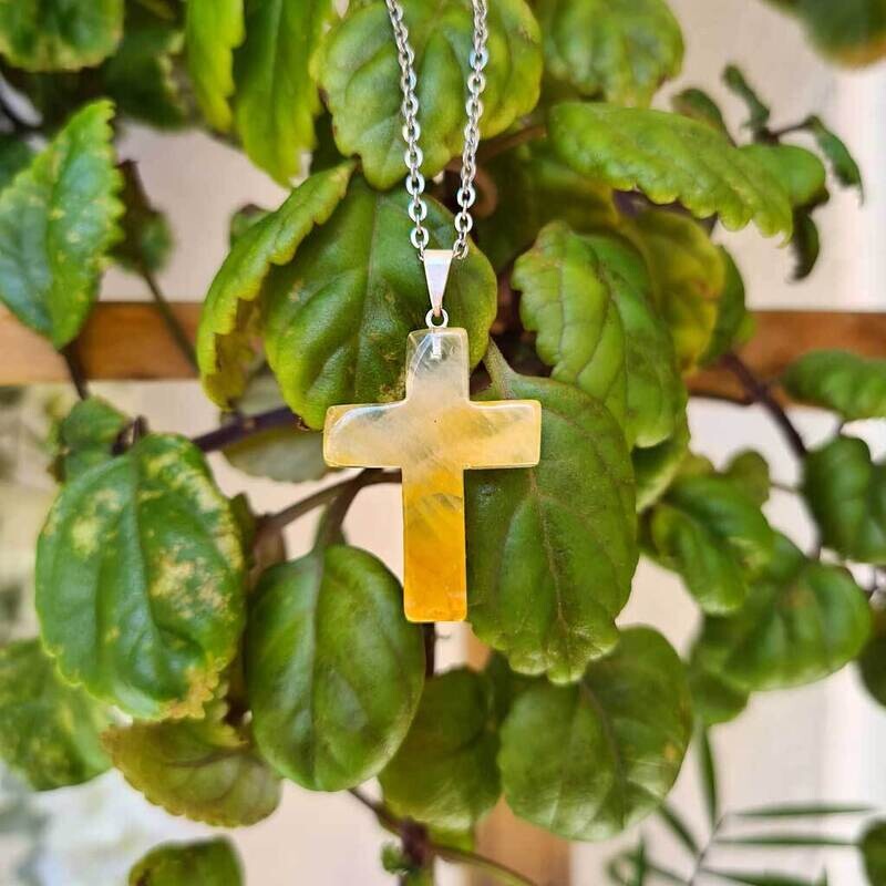 Colgante cruz de cuarzo hematoide amarillo