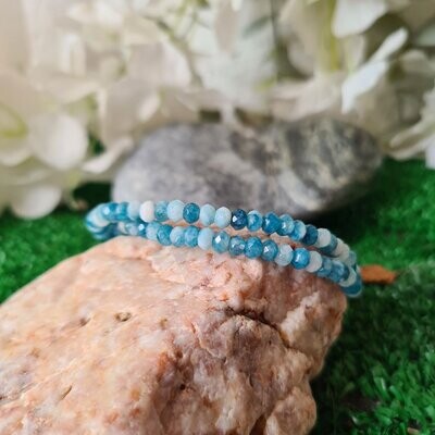 Pulsera tallada de calcita azul extra 4mm