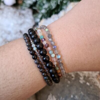 Pulsera de labradorita tallada súper extra 4mm