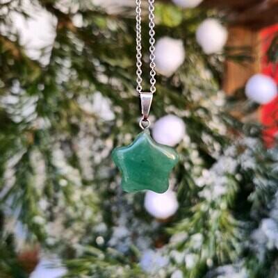Colgante estrella de mar de cuarzo verde en acero