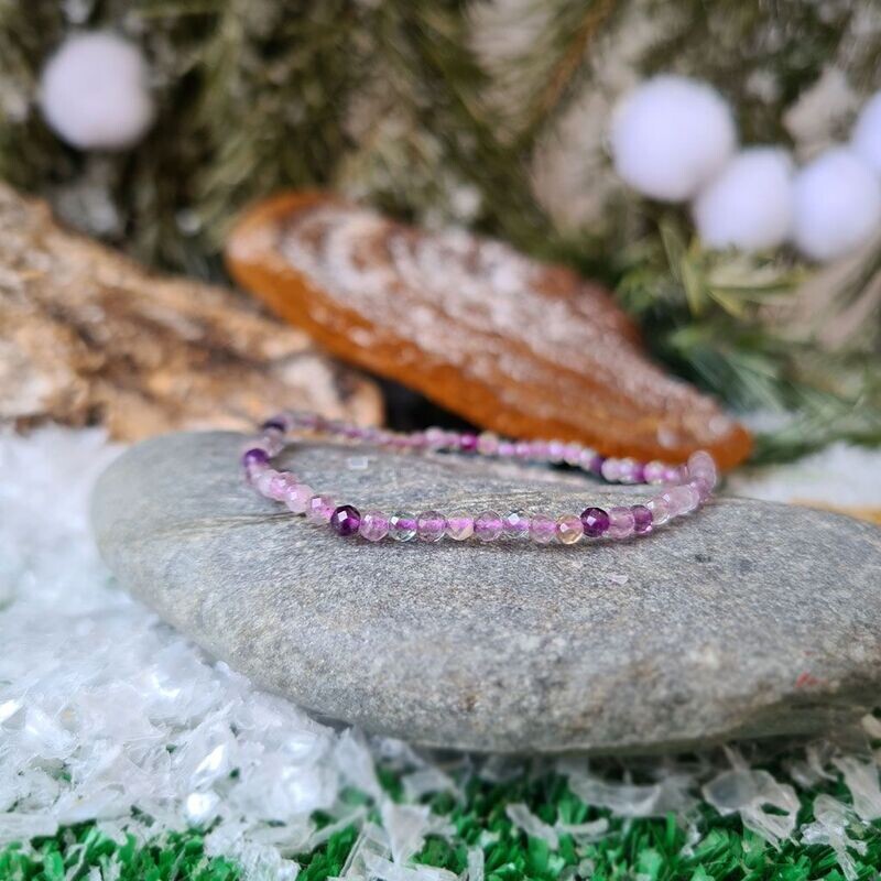 Pulsera elástica de Fluorita Arcoíris extra tallada 3 mm.