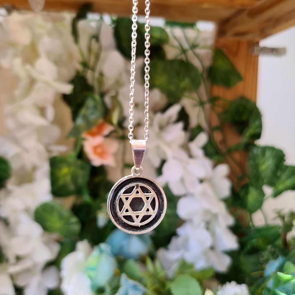 Colgante estrella de David de Shungit en acero