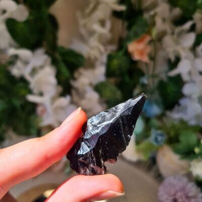 Flecha tallada de obsidiana extra