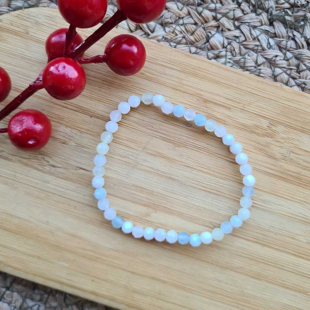 Pulsera elástica de Berilos facetada facetado de 4mm Pulsera elástica de Berilos facetada facetado de 4mm