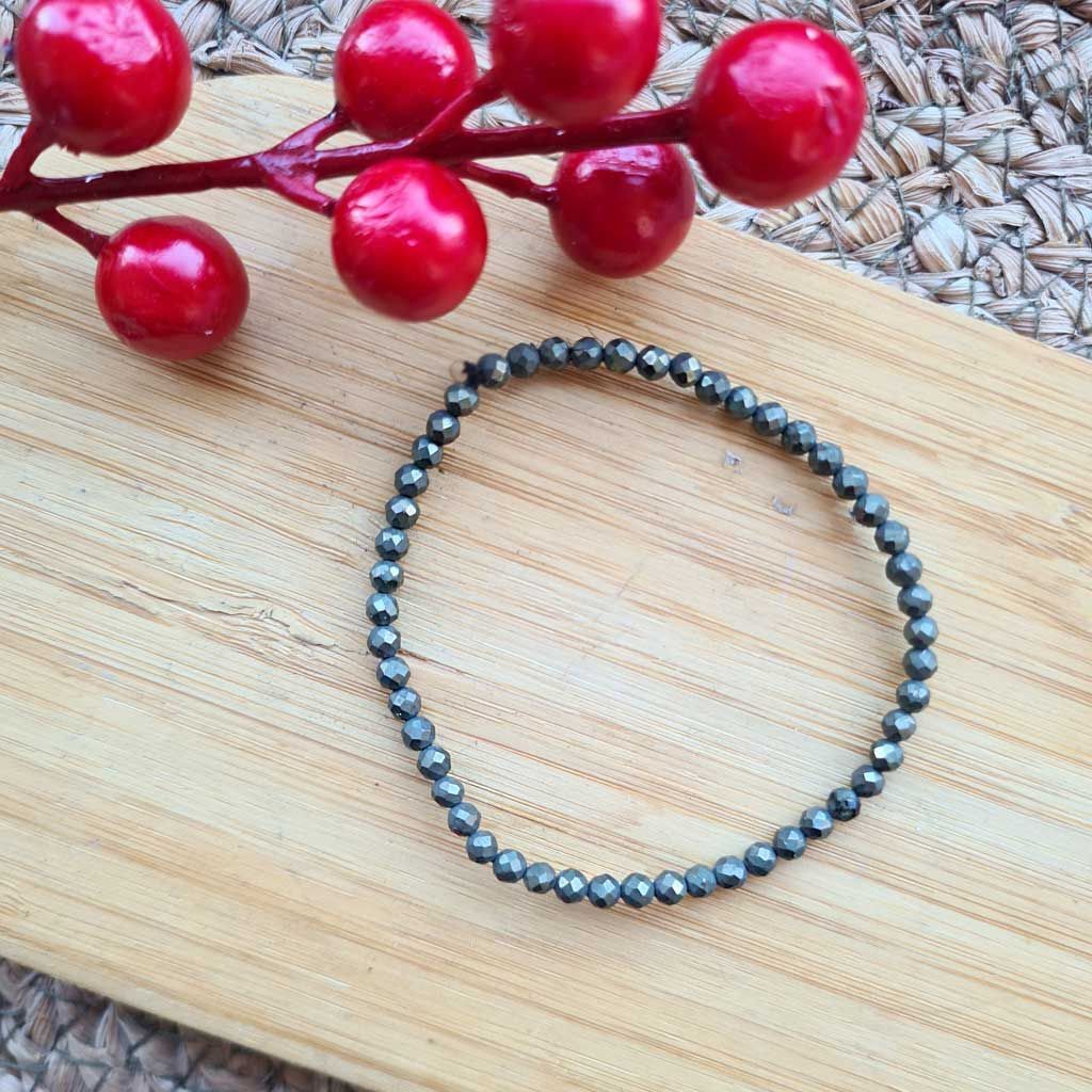 Pulsera elástica de Pirita facetada 3 mm.