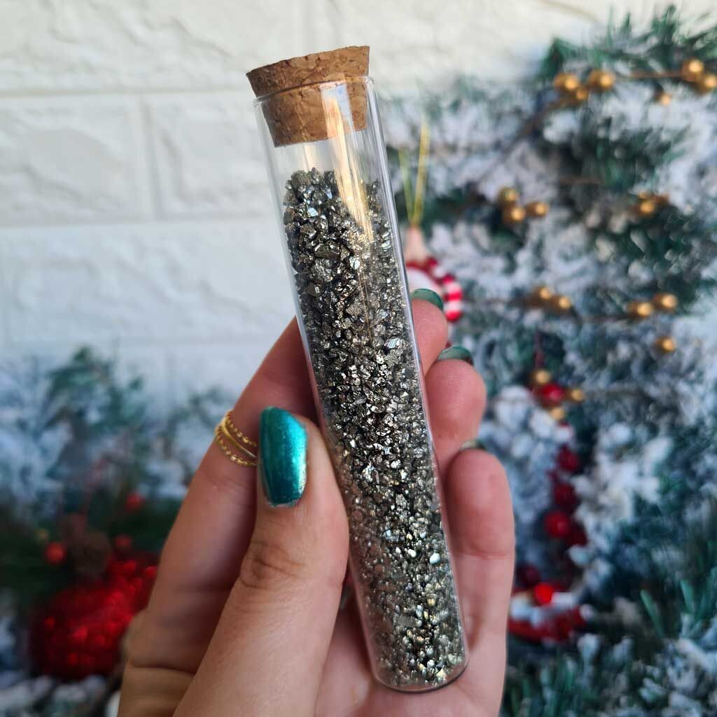 Tubo de cristal con Pirita