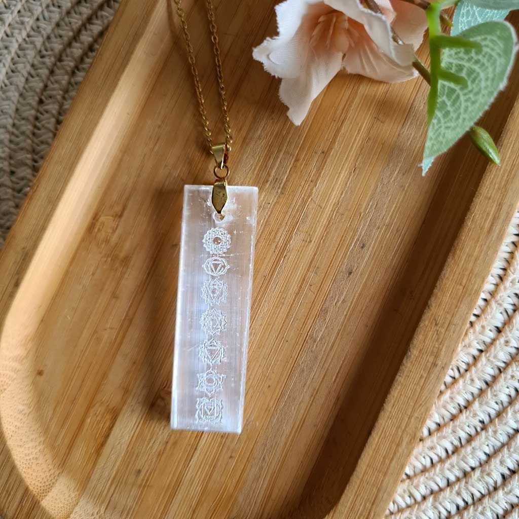 Colgante de Selenita y Chakras