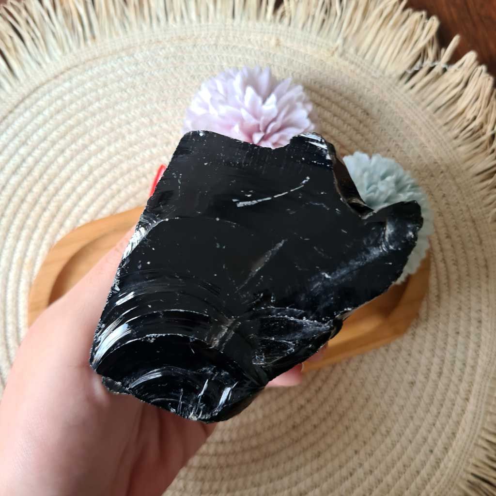 Bruto de obsidiana negra