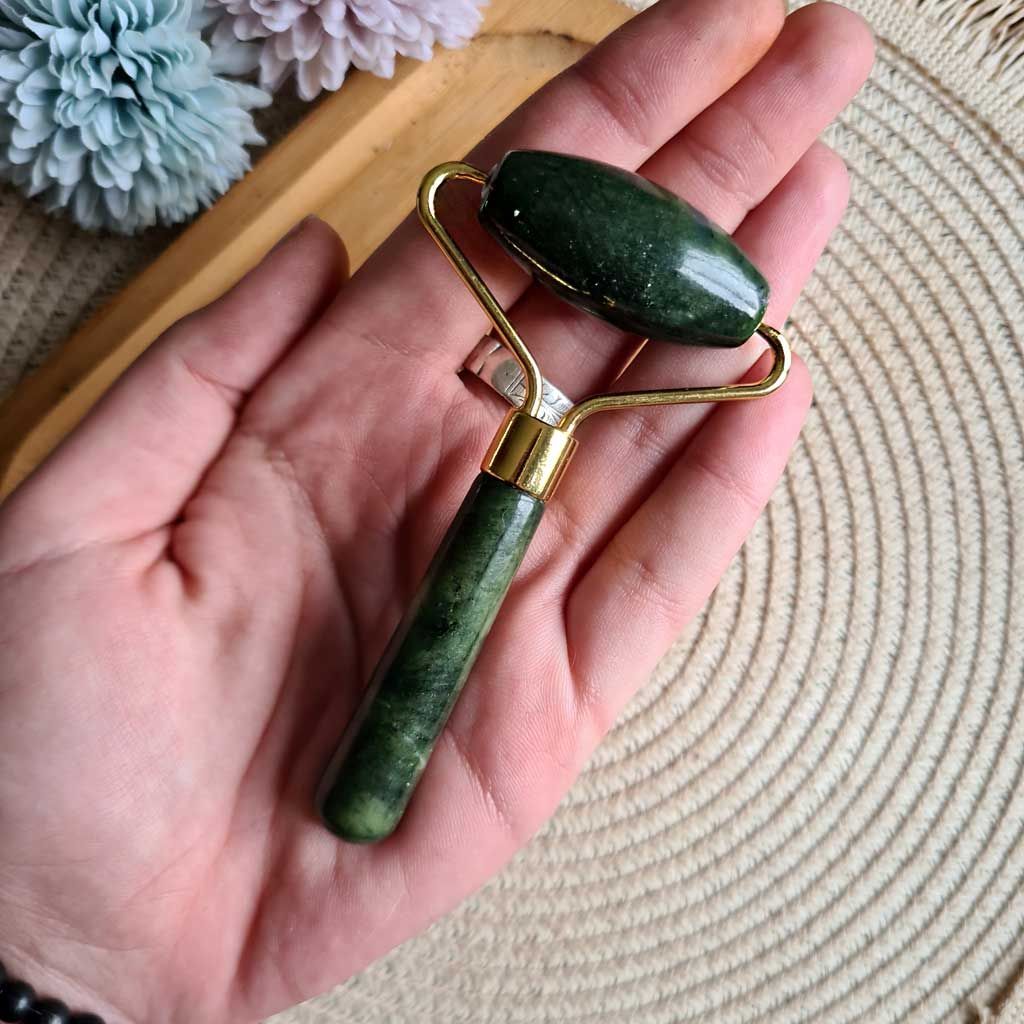 Masajeador rodillo de Jade verde